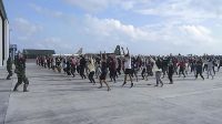 Kegiatan WNI dari China di Natuna: Senam Hingga Main Kartu