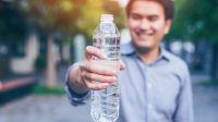Sebab Minum Air Hangat Lebih Baik dari yang Dingin