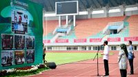 Presiden Tinjau Vaksinasi Massal Bagi Masyarakat Umum dan Penyandang Disabilitas di Stadion Pakansari