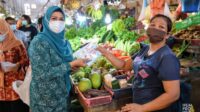 Dewi Ajak Masyarakat Disiplin Memakai Masker