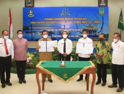 Disaksikan Kajati Kepri, Pemprov Kepri dan Pemko Batam Tandatangani NPHD dan BMD