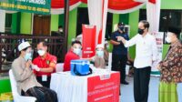 Presiden Jokowi Targetkan 70 Persen Penduduk Dapat Suntikan Vaksin di Akhir Tahun