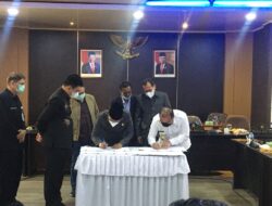 Setujui KUA PPAS TA 2022, Ketua DPRD Dan Gubernur Babel Tandatangani MoU