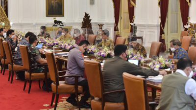 Gov’t Urges People Not to Travel Abroad
