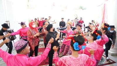 Wali Kota Pangkalpinang Menjamu Makan Siang Ketua DPR RI Puan Maharani Di Rumah Dinasnya