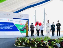 President Jokowi Launches Integrated Electric Battery Industry in Central Java