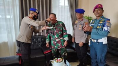 Pol Airud Polresta Tanjungpinang Berikan Kejutan di HUT TNI Ke 77