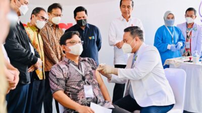 Presiden Jokowi Tinjau Penyuntikan Perdana Vaksin IndoVac
