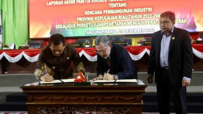 DPRD Bersama Pemerintah Sahkan Ranperda RPIP Kepri