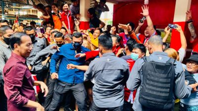 Masyarakat Manado Atusias Sambut Kedatangan Presiden