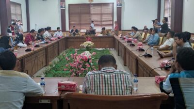 RDP Komisi I DPRD Kota Batam Tentang Konflik Warga Perumahan Namarina dengan Perangkat RW