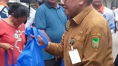 Sekda Batam Koordinir Pembagian Sembako Subsidi Tahap II di Kecamatan Batu Aji