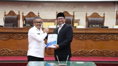 Jefridin Jelasan Wali Kota Batam atas Ranperda APBD 2025 pada Sidang Paripurna