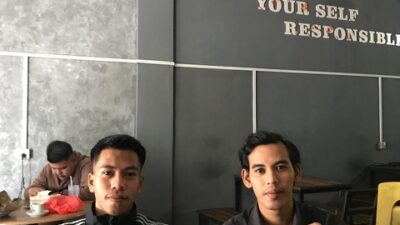 “Aktivis Pemuda Desa Kelumu Kecam Pemkab Lingga atas Lambannya Perbaikan Jalan Rusak”