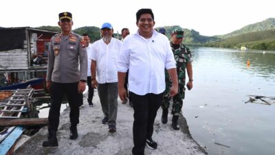 Tinjau Usulan Rehab Jalan Lingkar Laut di Tambelan