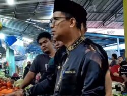 Bupati Karimun Sidak Stock Sembako di Pasar Puan Maimun