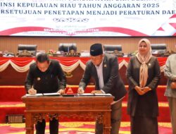 Pemprov dan DPRD Kepri Tandatangani Perubahan APBD 2025