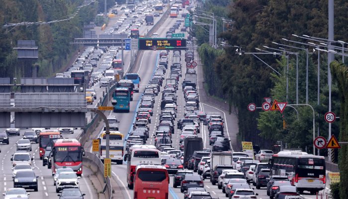 Chuseok Traffic: Busan to Seoul in 6 Hours 50 Minutes