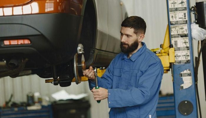 Apakah Mobil FWD Membutuhkan Gardan?