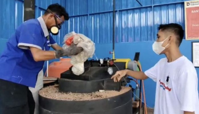 PGN dan BRIN Ubah Sampah Plastik Jadi Bahan Bakar Atasi Krisis Energi Karimunjawa