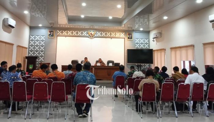 Protes Warga Kelurahan Kediaman Gibran terhadap Pembangunan SPPG Tanpa Sosialisasi