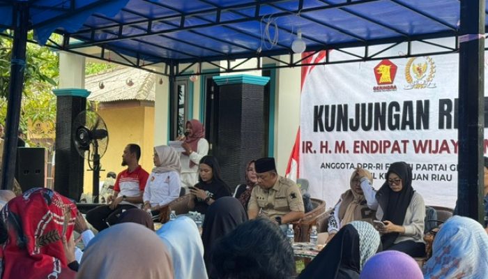 Gerindra Kepri Serap Aspirasi Warga Bukit Bestari, Endipat Wijaya Salurkan 17 Ribu Paket Sembako