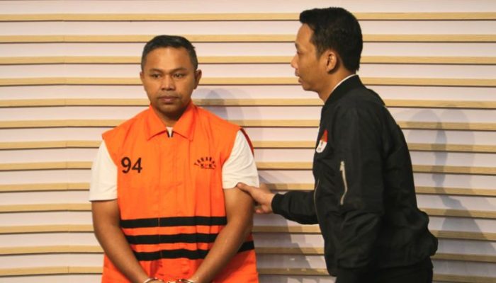 Rumah Dinas Gubernur Riau Disidak KPK Usai Jadi Tersangka