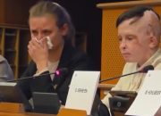 Interpreter Moved by Ukrainian Boy’s Plea at European Parliament