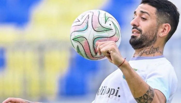 Bustos Tinggalkan Persela: Kabar Mengejutkan