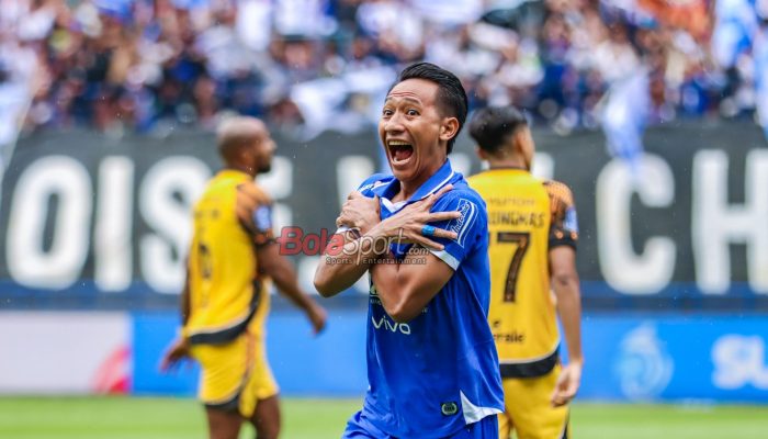Persib Juara Paruh Musim: Kalahkan Tim Oranye di Puncak Klasemen
