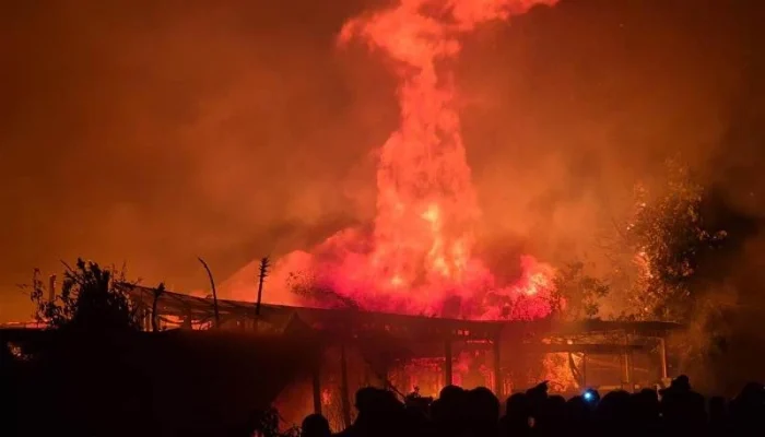 Kebakaran Hebat Landa Pasar Kasongan, 12 Armada Damkar Palangka Raya Berjibaku