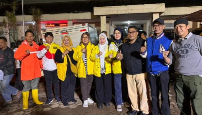 Tati Supriati Irwan Bawa Bantuan ke Lokasi Longsor Bandung Barat