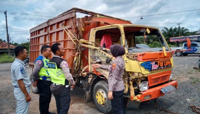 Slank & Shaggydog Gebrak Lampung di Tengah Hujan