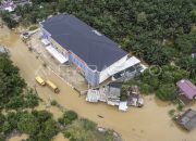 KRL Tergenang: Rel Angke-Kampung Bandan Lumpuh Akibat Banjir