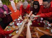 Yu Sheng Jakarta: Kemeriahan Imlek yang Menggugah Selera