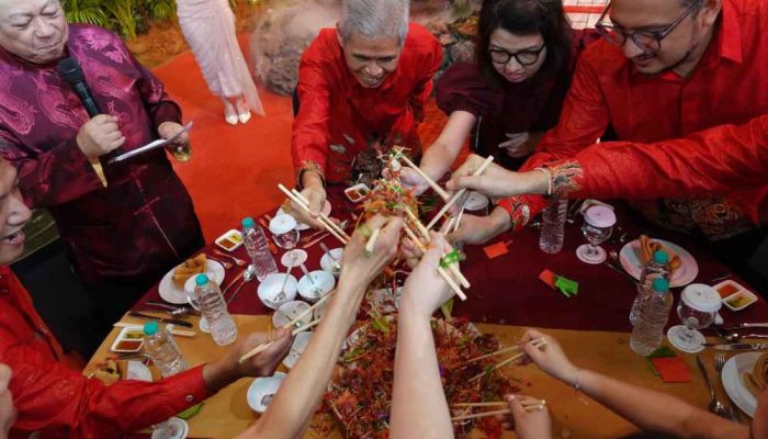 Yu Sheng Jakarta: Kemeriahan Imlek yang Menggugah Selera