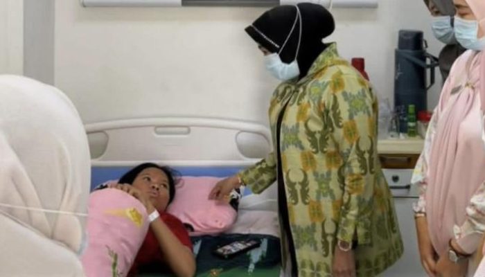 Ketua PKK Sigi Beri Dukungan Moral di RSUD Torabelo Lewat Jumat Berkah
