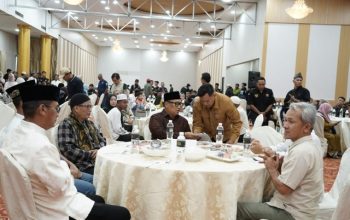 Momen Keakraban Wagub Nyanyang dan Paguyuban Sunda dalam Acara Buka Bersama