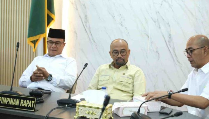 Rapat Koordinasi dengan Pimpinan DPRD, Bapemperda Bahas Revisi Ranperda Pengelolaan Persampahan Jadi Ranperda Kumulatif Terbuka