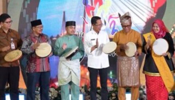 Batam Tuan Rumah Pantun Tiga Serumpun