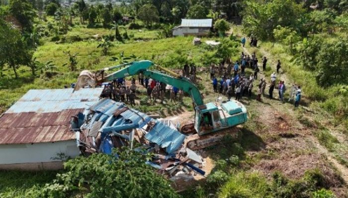 Ditpam Bp Batam Bersama Tim Terpadu Gelar Penertiban Bagunan Ilegal di Kawasan Kebun Sayur Sei Binti