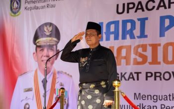 Pimpin Upacara Hardiknas 2026, Gubernur Ansar Perkuat Komitmen Hadirkan Pendidikan Berkualitas di Kepri