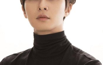10 aktor Korea yang makin keren dengan model rambut curtain
