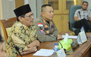 Ketua DPRD Kota Batam Terima Aksi Unjukrasa Mahasiswa UNRIKA, Siap Tindak Lanjuti Aspirasi Soal Air Bersih, Sampah, dan Tata Kelola Lahan