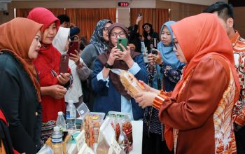 Dekranasda Batam Bekali Pelaku IKM Strategi Digitalisasi dan Kemasan Produk