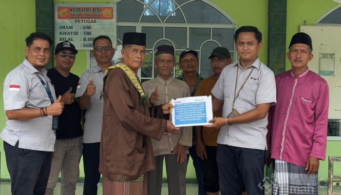 PT Timah Bantu Pembangunan Halaman Masjid Nurul Huda di Kundur Barat
