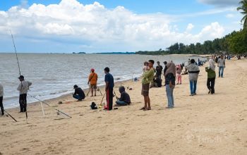 PT Timah Dukung Lomba Memancing di Pantai Batu Besar Karimun