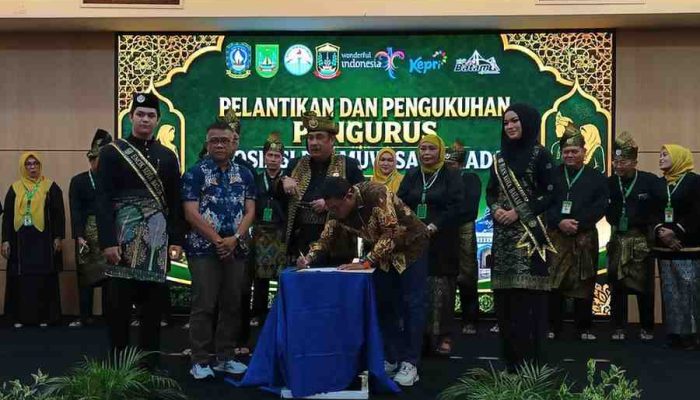 Hadiri Pelantikan APM, Wakil Ketua Komisi II DPRD Kota Batam Dorong Peningkatan Kualitas Pelayanan Pramuwisata