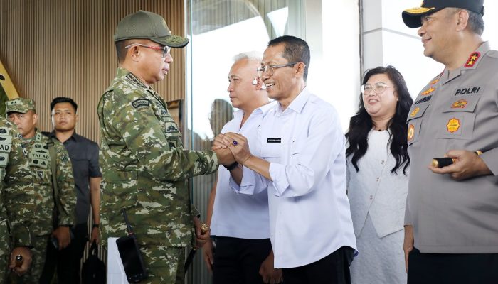 Panglima TNI Kunjungi Kepri, Amsakar Sambut di Batam Sebelum Bertolak ke Lingga