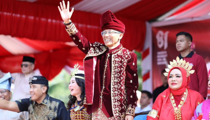 Pawai Pembangunan dan Budaya Nusantara Meriahkan HUT Ke-81 RI di Batam